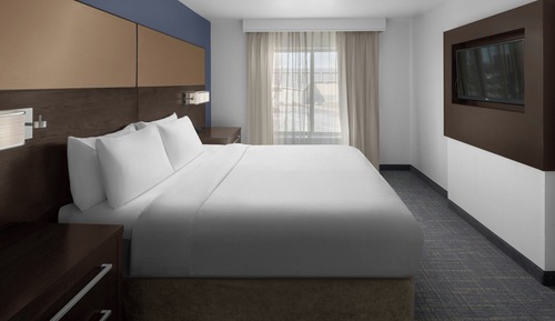 Suite, 2 Bedrooms, Non Smoking (Mobility Accessible, Roll-in Shower)