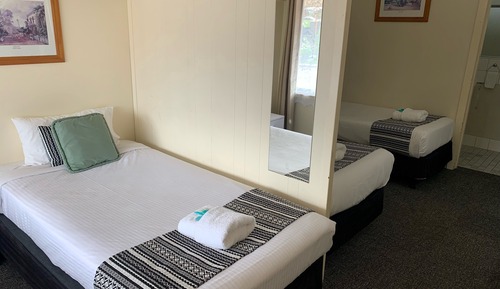 Basic Triple Room, Multiple Beds, Pool Access, Pool View