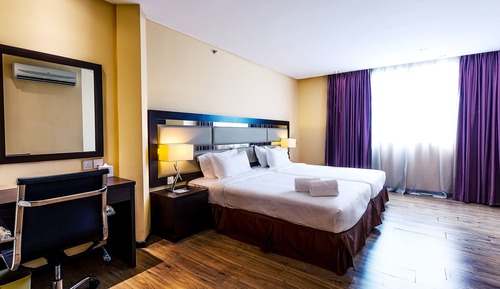Suite, 4 Bedrooms