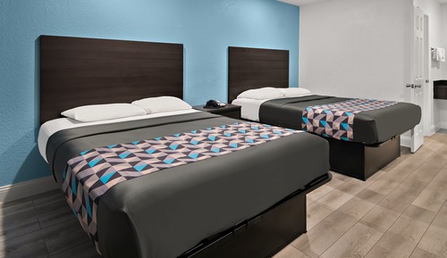 Standard Room, 2 Queen Beds, Non Smoking