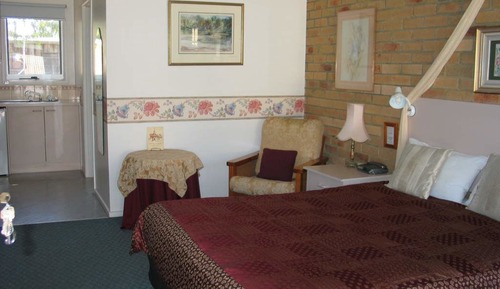 Deluxe Queen Room