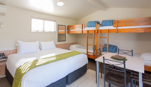 Deluxe Cabin, Non Smoking, Shared Bathroom
