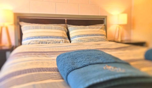 Comfort Queen Bed Room Non Pet Friendly