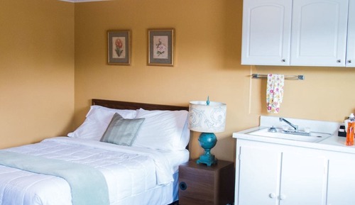 Deluxe Room, Kitchen (One Bed )