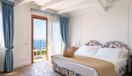 Superior Room, Partial Sea View