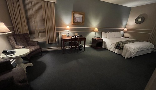 Honeymoon Room