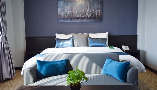 Suite, 1 King Bed