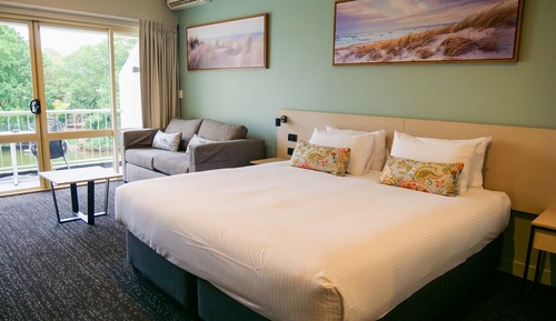 Studio King & Sofa Bed
