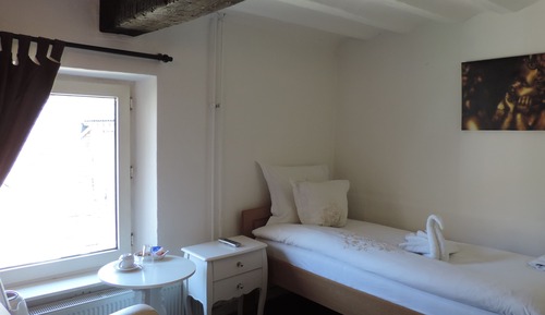 Basic Single Room, 1 Twin Bed, Courtyard View