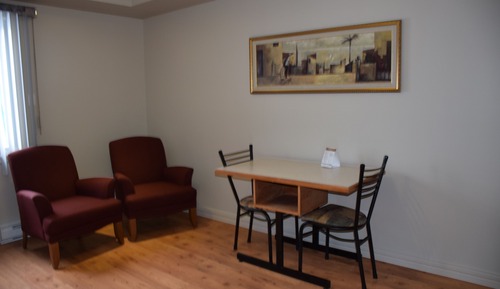 Studio, 1 Queen Bed, Kitchen