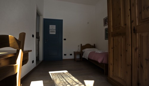 Single Room, Shared Bathroom