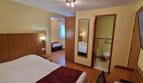 Classic Quadruple Room