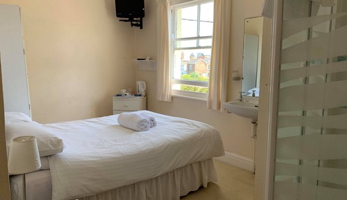 Basic Double Room, Ensuite