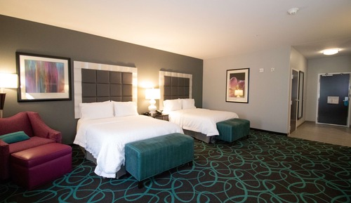 Room, 2 Queen Beds, Accessible, Bathtub