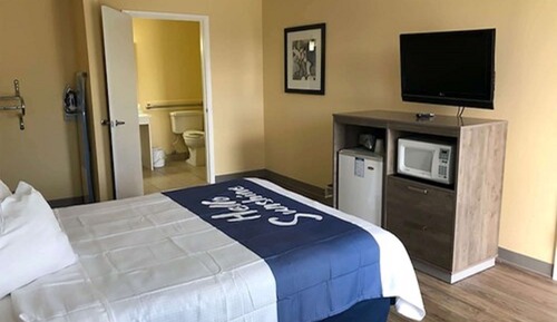 Room, 1 Queen Bed, Non Smoking (Efficiency)