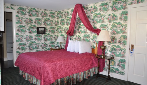 Deluxe Room, 1 Queen Bed (Harbor View)