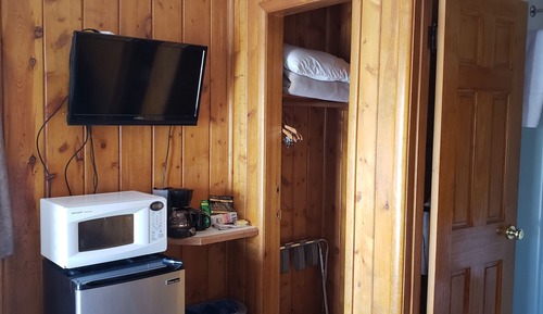 Economy Room, 1 Queen Bed