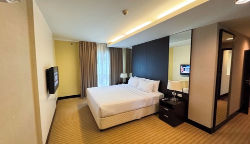 2-Bedroom Triple Suite