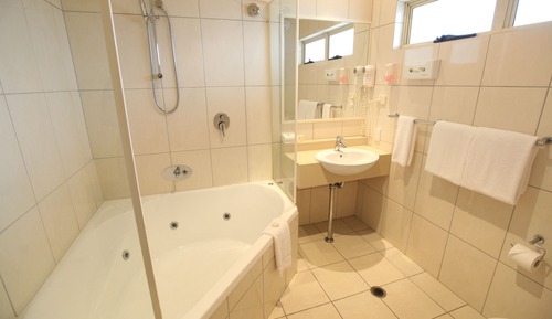 Standard Room with Spa Bath