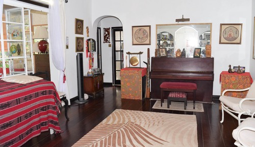 Comfort Apartment, 4 Bedrooms (The Hummingbird Apartment)