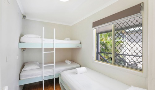 Deluxe Cabin - Sleeps 5