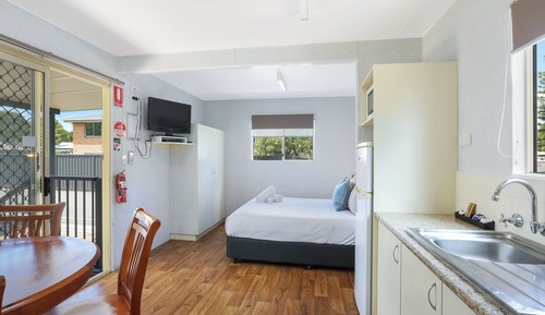 Standard Cabin - Sleeps 4 - Dog Friendly