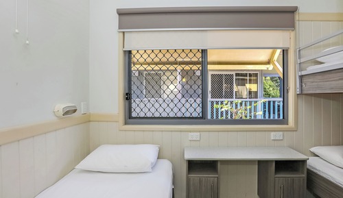 Deluxe Cabin - Sleeps 5 - Dog Friendly