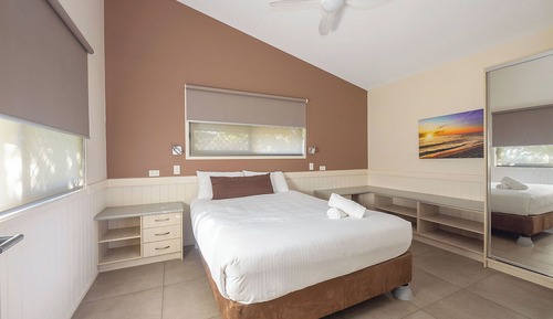 Superior Cabin - Sleeps 5 - Easy Access