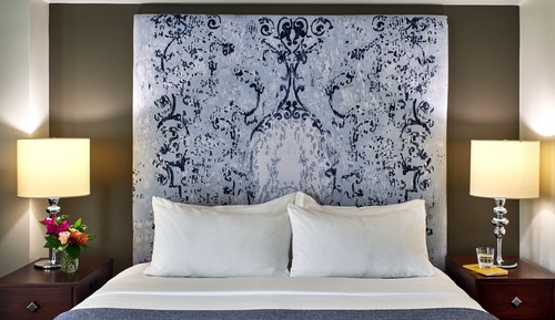 Standard Room, 1 King Bed (Traditional King Hearing Impaired)