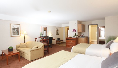 Deluxe Double Room, Multiple Beds, Kitchen