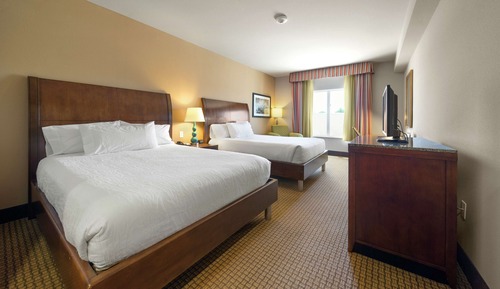 Room, 2 Queen Beds, Accessible, Bathtub