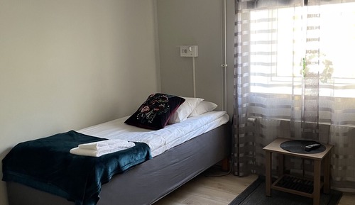 Single Room, Shared Bathroom