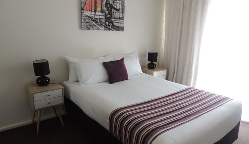 Standard Room, 1 Queen Bed, Non Smoking, Refrigerator