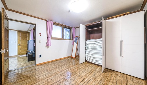 Basic Room, 3 Bedrooms (Dancheroom)