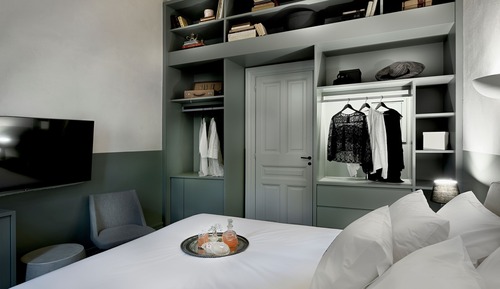 ATHINAIDOS BOUTIQUE LOFT by K&K