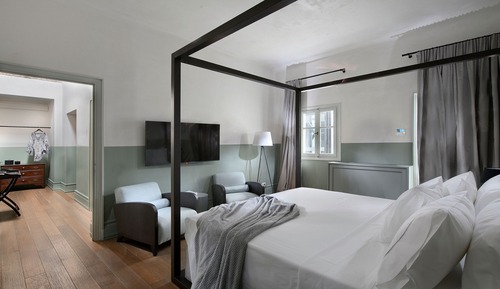 ATHINAIDOS DIVINE SUITE by K&K