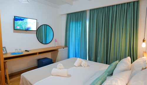 Deluxe Room, 1 Queen Bed