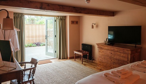 Suite, Ensuite, Garden View
