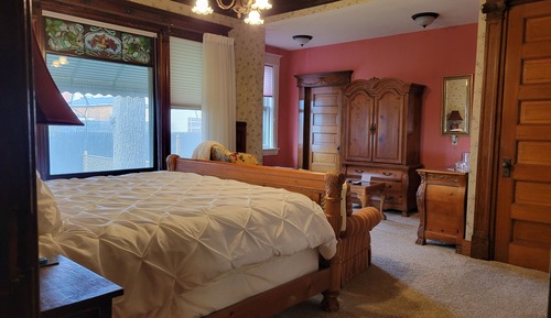 Grand Studio Suite, 1 King Bed, Non Smoking, Private Bathroom