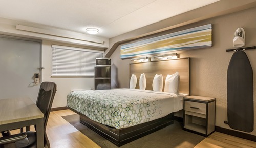 Studio, 1 King Bed, Accessible, Non Smoking