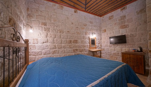 Junior Stone Room