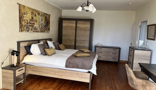 Deluxe Studio Suite