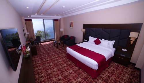 Executive Room, 1 King Bed (Pine View)