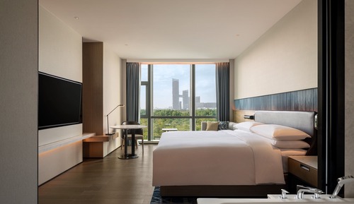 Room, 1 King Bed, Non Smoking, Garden View