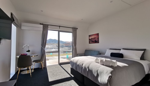 Skyrim One Bedroom King Studio