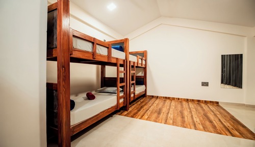 Family Room, Mixed Dorm