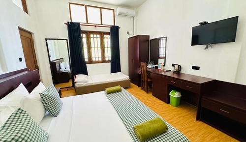 Deluxe Triple Room