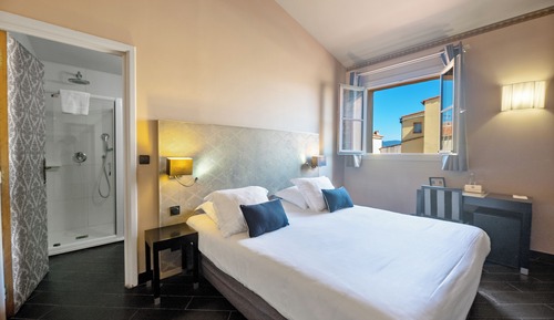 Classic Room, City View