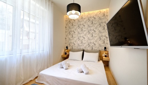 Signature Suite, 1 Queen Bed with Sofa bed, Ground Floor