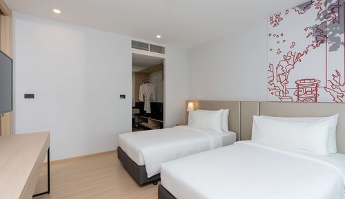 Suite, Multiple Beds, Non Smoking (Living Room)
